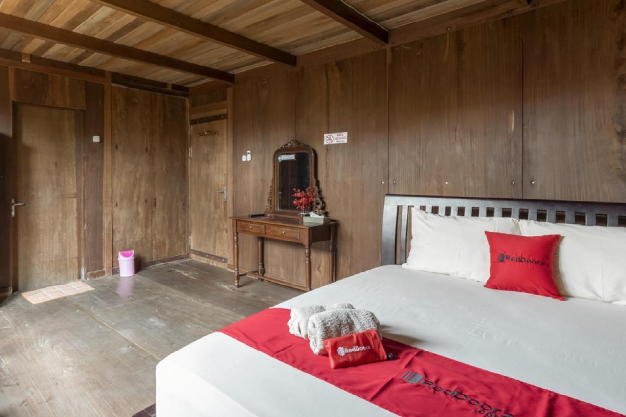 Reddoorz At Omah Kayu Homestay Yogyakarta Prawirotaman Esterno foto